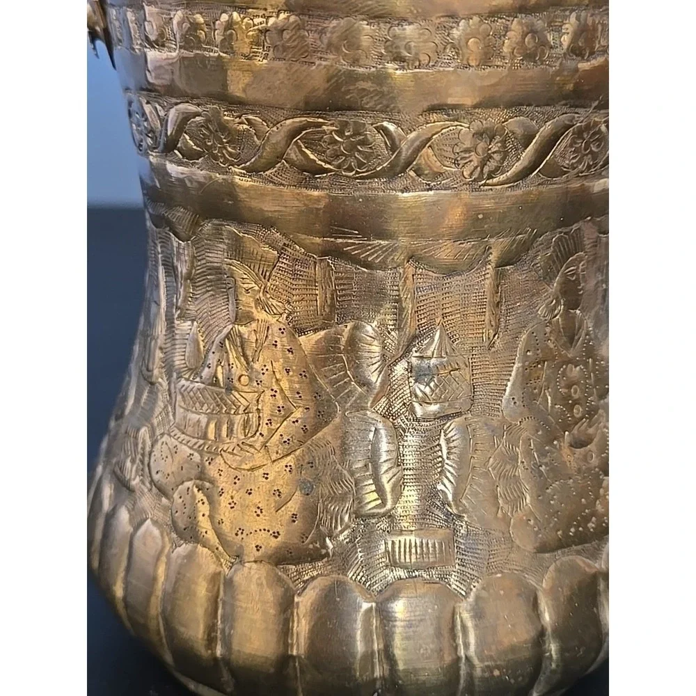 VINTAGE ANTIQUE LARGE‎ HAMMERED COPPER PERSIAN POT BUCKET Swing Handle